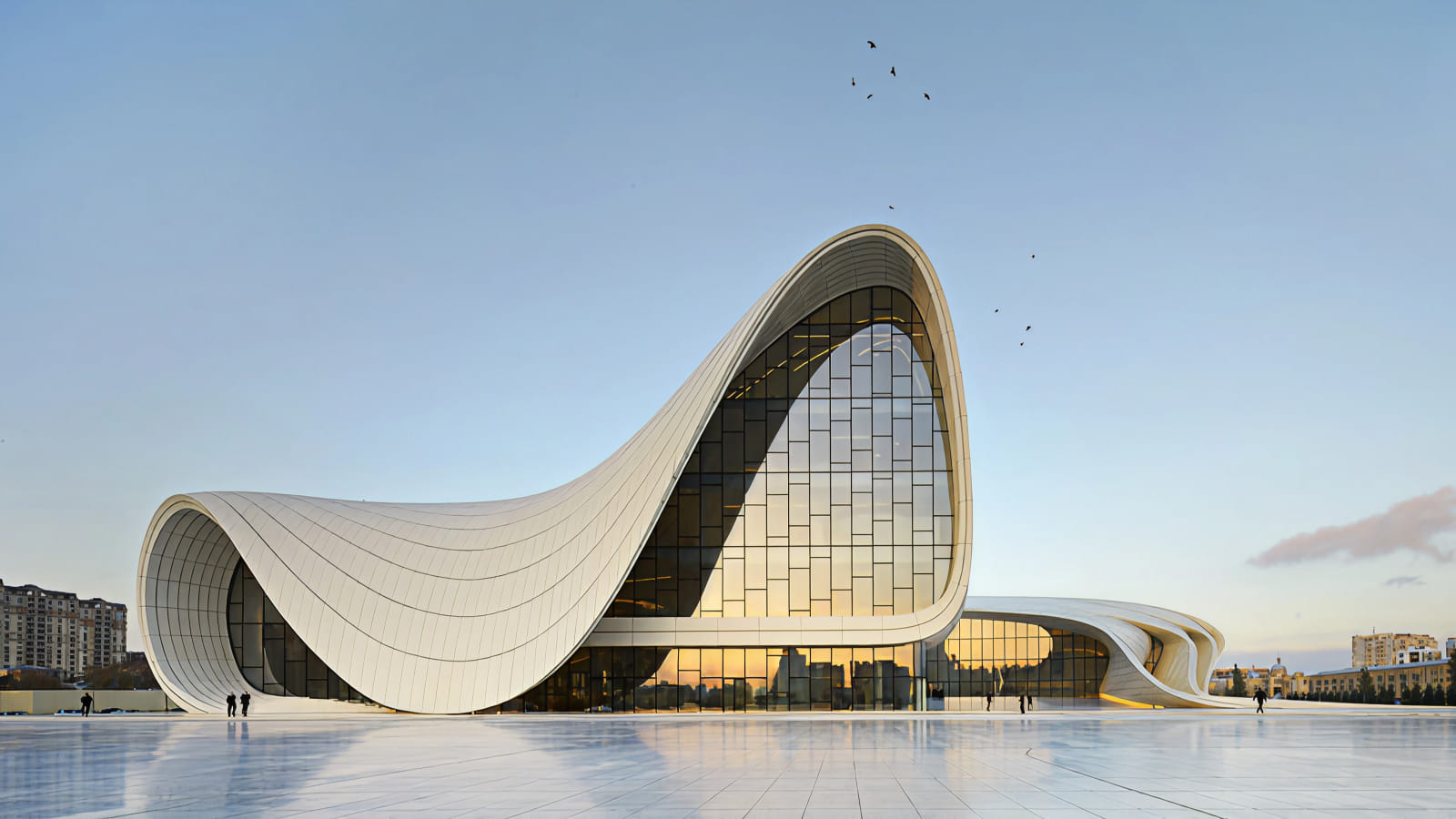 Дизайн-проект центра Гейдара Алиева в Баку Центр Гейдара Алиева в Баку - дизайн архитектурного бюро Захи Хадид.