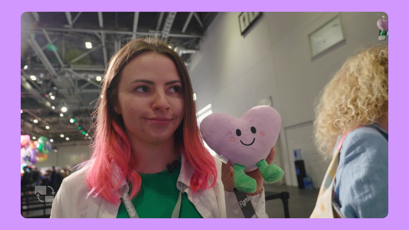 Figma Shop - место, где можно приобрести дополнительный мерч из Figma Config 2025 Otto - плюшевое сердце, персонаж из Figma Shop на конференции Config в Лондоне