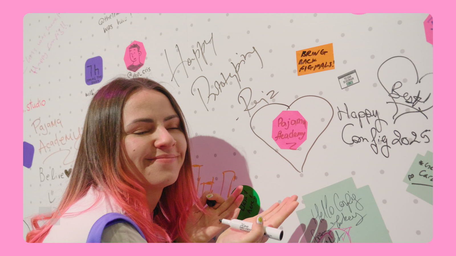 FigJam Board - место, где каждый мог написать все что угодно на конференции Фигма в Лондоне. Автограф Пижамной Академии на FigJam Board в Лондоне